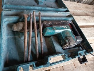 Martillo Picador Makita con maletín