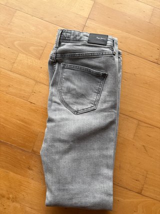 Vaqueros Pepe Jeans grises.Talla14