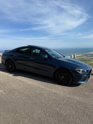 Mercedes CLA impecable con techo panoramico