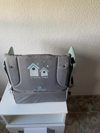 Trona portátil Little Town bebé marca Olmitos