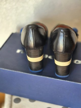 Zapatos de tacón Nemononic negros y azules