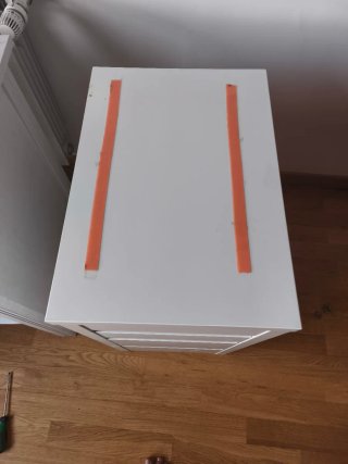 Escritorio blanco con cajonera ,regalo silla .