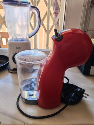Cafetera Nescafé Dolce Gusto Roja