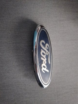 Emblema Ford Ovalado Negro y Cromado