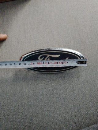 Emblema Ford Ovalado Negro y Cromado
