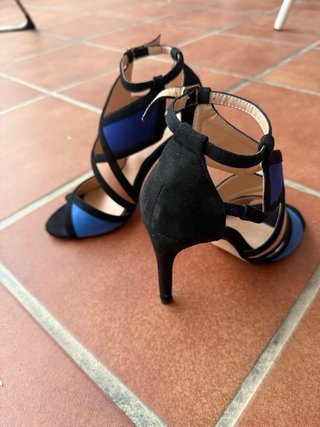 Tacones Azul y Negro