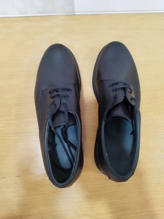 Zapatos de trabajo de cuero negro, marca Iturri