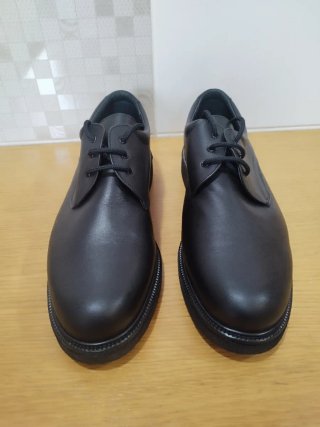 Zapatos de trabajo de cuero negro, marca Iturri