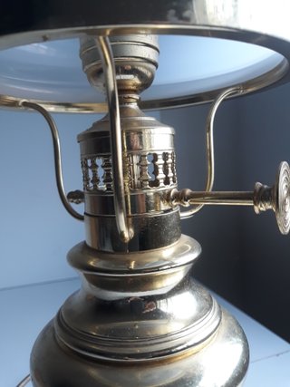 Lámpara de mesa antigua