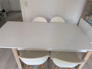 Mesa extensible y 4 Sillas Comedor (IKEA FANBYN)
