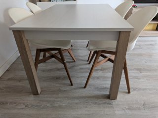 Mesa extensible y 4 Sillas Comedor (IKEA FANBYN)