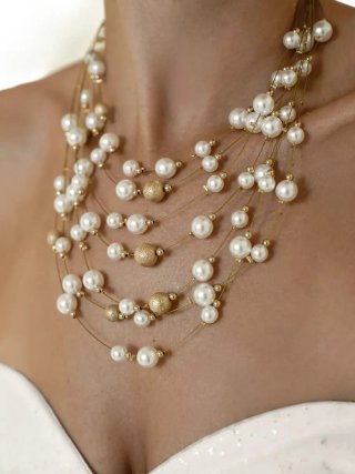 Conjunto de Collar y Pendientes de Perlas