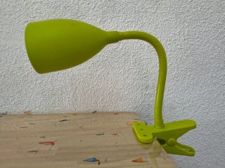 Lámpara de escritorio flexible verde lima