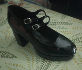 Zapatos Negros de Tacón Talla 38 a estrenar.