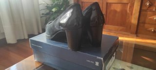 Zapatos de serraje negro con tacón