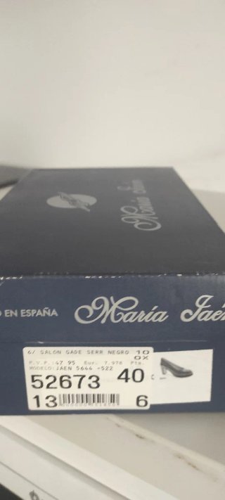 Zapatos de serraje negro con tacón