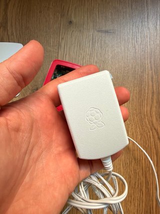 Raspberry Pi 3 B+ con SD 32GB y cargador