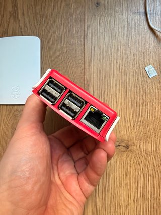 Raspberry Pi 3 B+ con SD 32GB y cargador