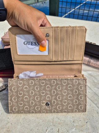 Cartera Guess Beige Logo