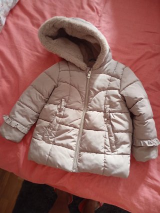 Anorak niña con capucha y pelo