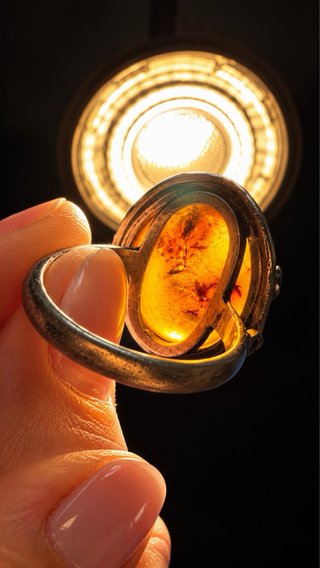 Anello Argento Massiccio con Ambra Grande