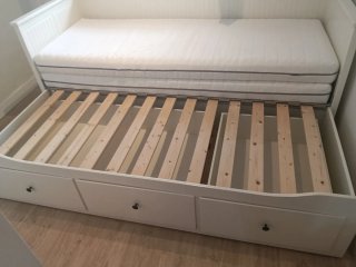 Diván blanco con cajones Ikea