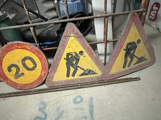 3 señales de tráfico (obras, 20)