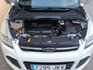 Ford Kuga 2016 4x4 182cv Automático Enganche
