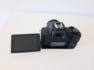 4.000 DISPAROS Canon EOS M50 con objetivo kit
