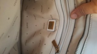 Bolso Guess Beige y Blanco