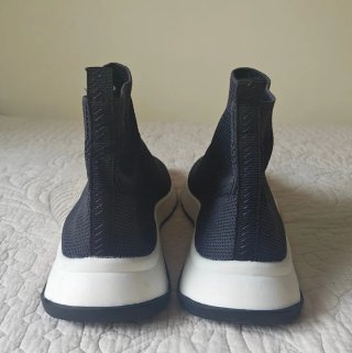 Zapatillas tipo calcetín,negras, talla 40. Nuevas.