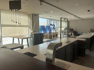 Local comercial en alquiler en Arroyo de la Vega en Alcobendas
