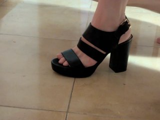 Sandalias negras de tacón