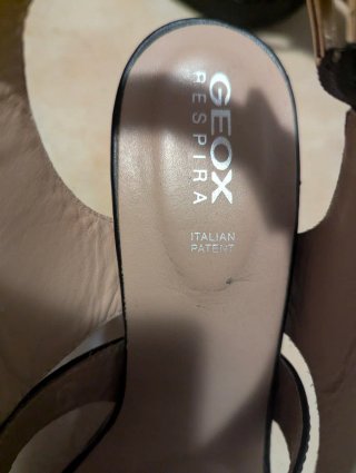 Sandalias negras de tacón