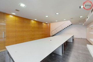 Local comercial en alquiler en Ensanche en Pamplona