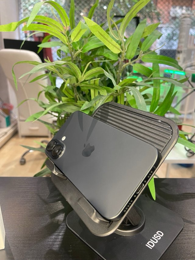 iPhone 16 Negro