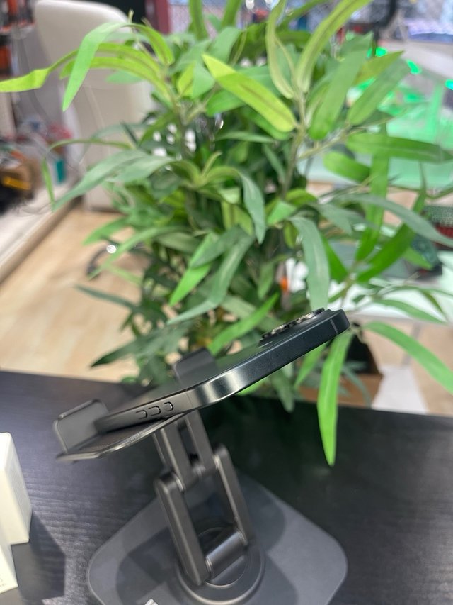 iPhone 16 Negro