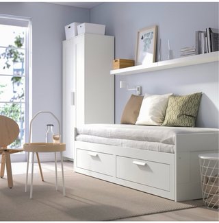 Diván IKEA BRIMNES con 2 cajones y un Colchón