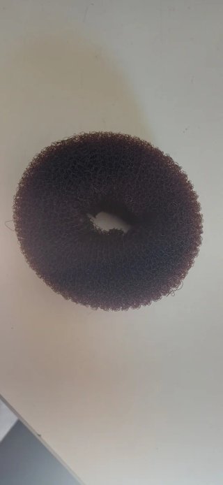 Ciambella marrone per chignon