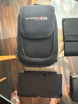 Nintendo 3DS con accesorios y juegos
