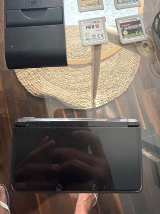 Nintendo 3DS con accesorios y juegos