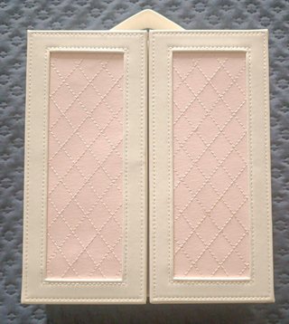 Joyero portátil beige y rosa