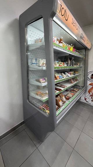 Nevera expositora frigorífica para tiendas