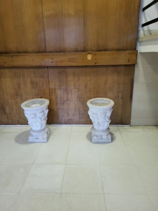 Maceteros de piedra antiguos