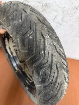 Llanta Michelin 140/70-14 Yamaha Xmax 125