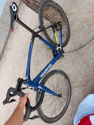 Van Rysel Ultra 940 CF 2019  Pequeño raspon en c