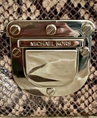 Bolso Michael Kors Piel. Estampado de serpiente