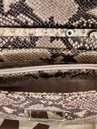 Bolso Michael Kors Piel. Estampado de serpiente