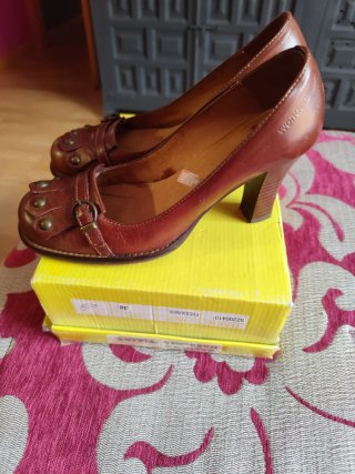 Zapatos marrones Wonders talla 37