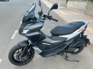 Aprilia 125 SR GT - 2023 - 12000km gris late